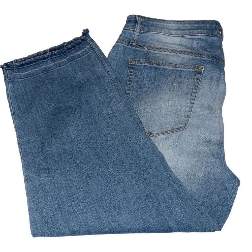 A.N.A Women's Jeans Size 16 Light Wash Straight Frayed Hem